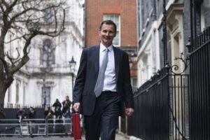 Photo of IMF Warns UK: National Insurance Cut Risks Worsening Debt Burden